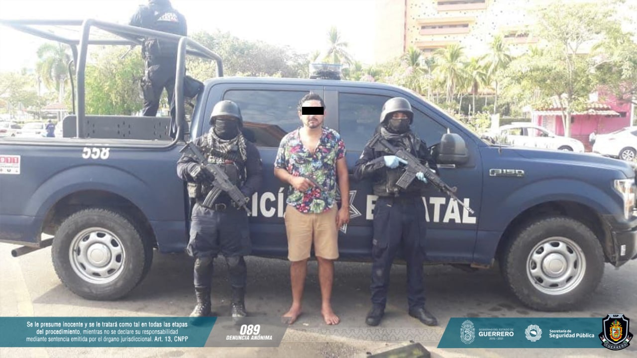 Policía Estatal y el Grupo “Jaguar” detienen a un hombre en el municipio de Zihuatanejo