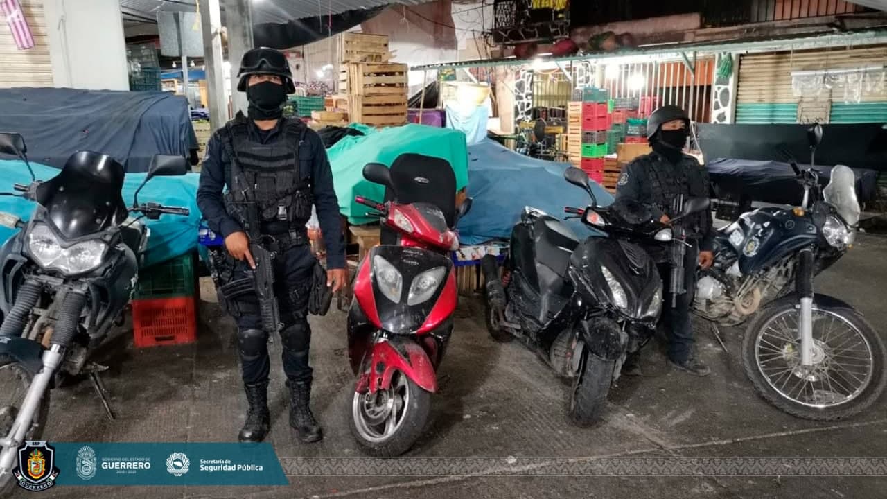 Asegura el Grupo Táctico “Centauro” de la Policía Estatal 2 vehículos con presunta droga en Acapulco