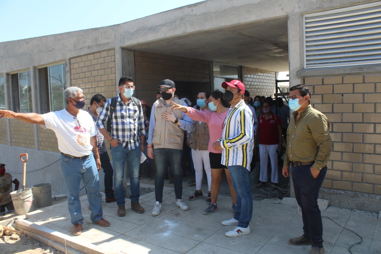 Celebran ciudadanos obras de mejoramiento urbano gestionadas por Adela Román