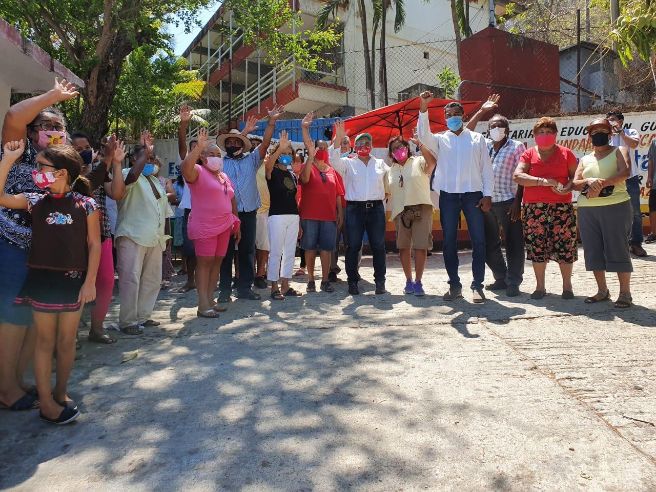 Lleva el Senador Manuel Añorve la brigada de lentes gratuitos a colonias de Acapulco