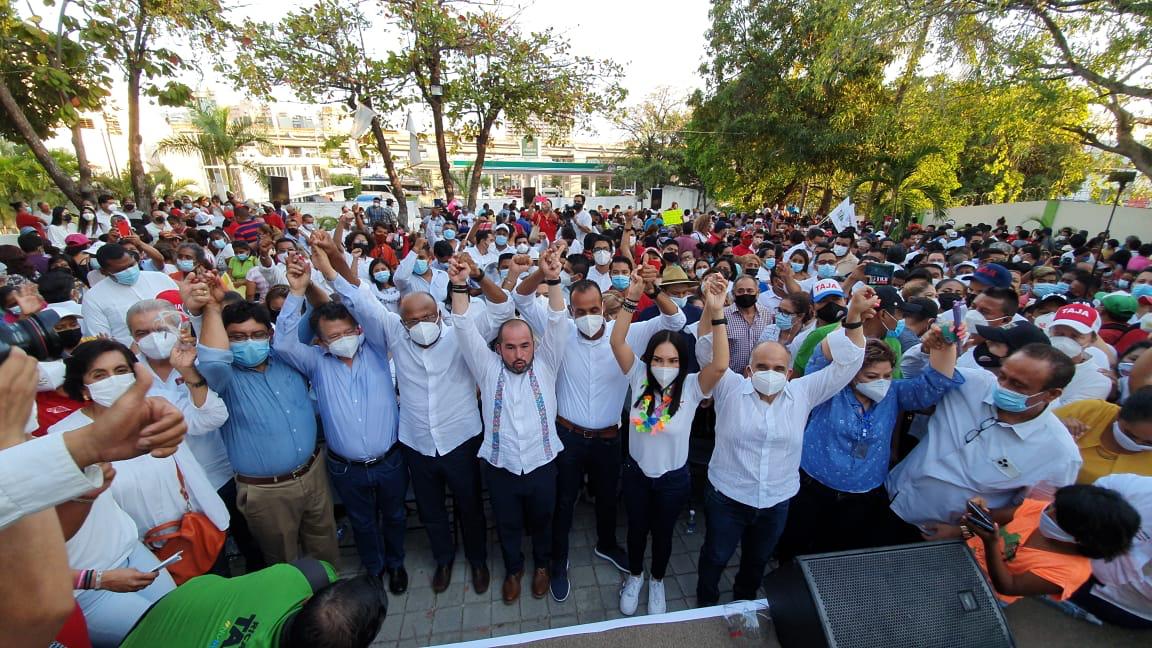 Asiste Añorve a los registros de los precandidatos del tricolor