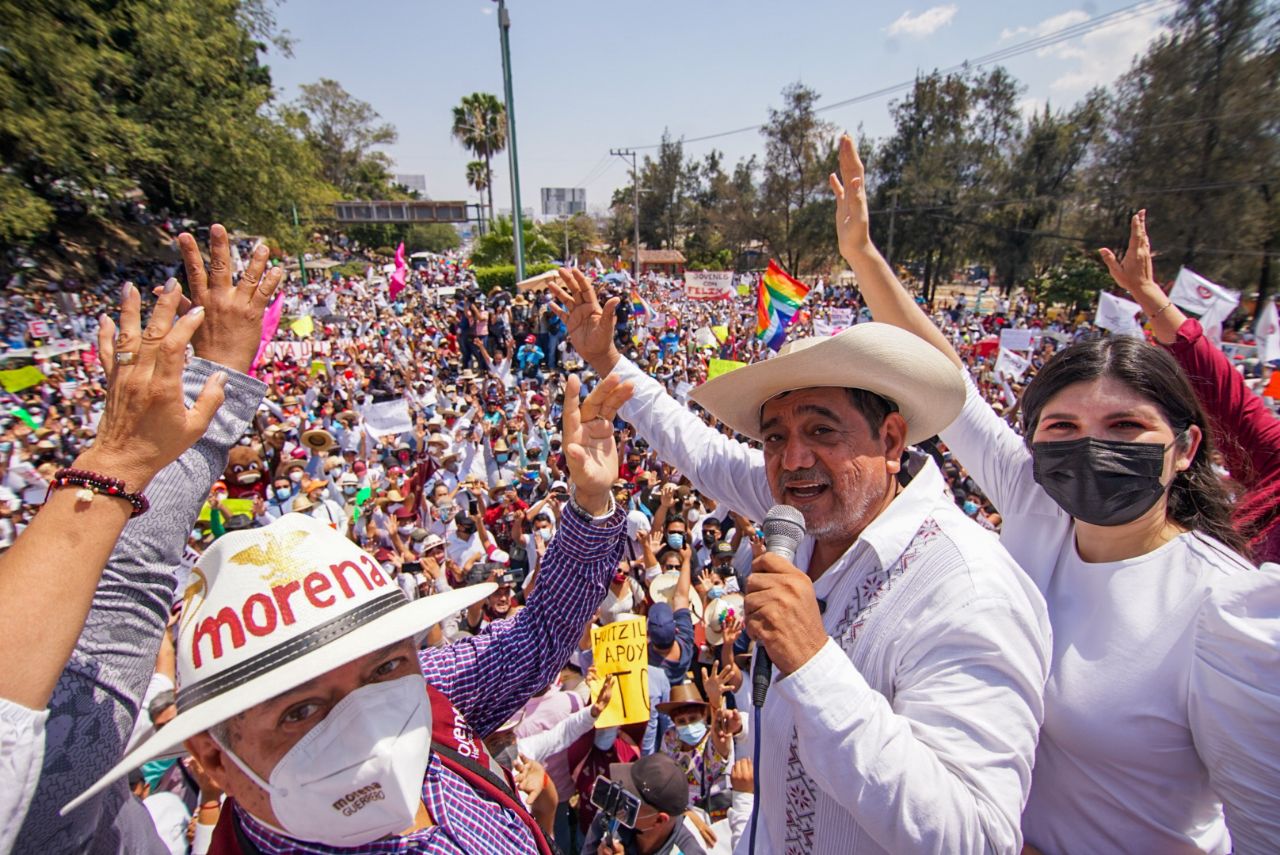 Marchan Félix Salgado y más de 15 mil guerrerenses por la defensa de la democracia en Guerrero