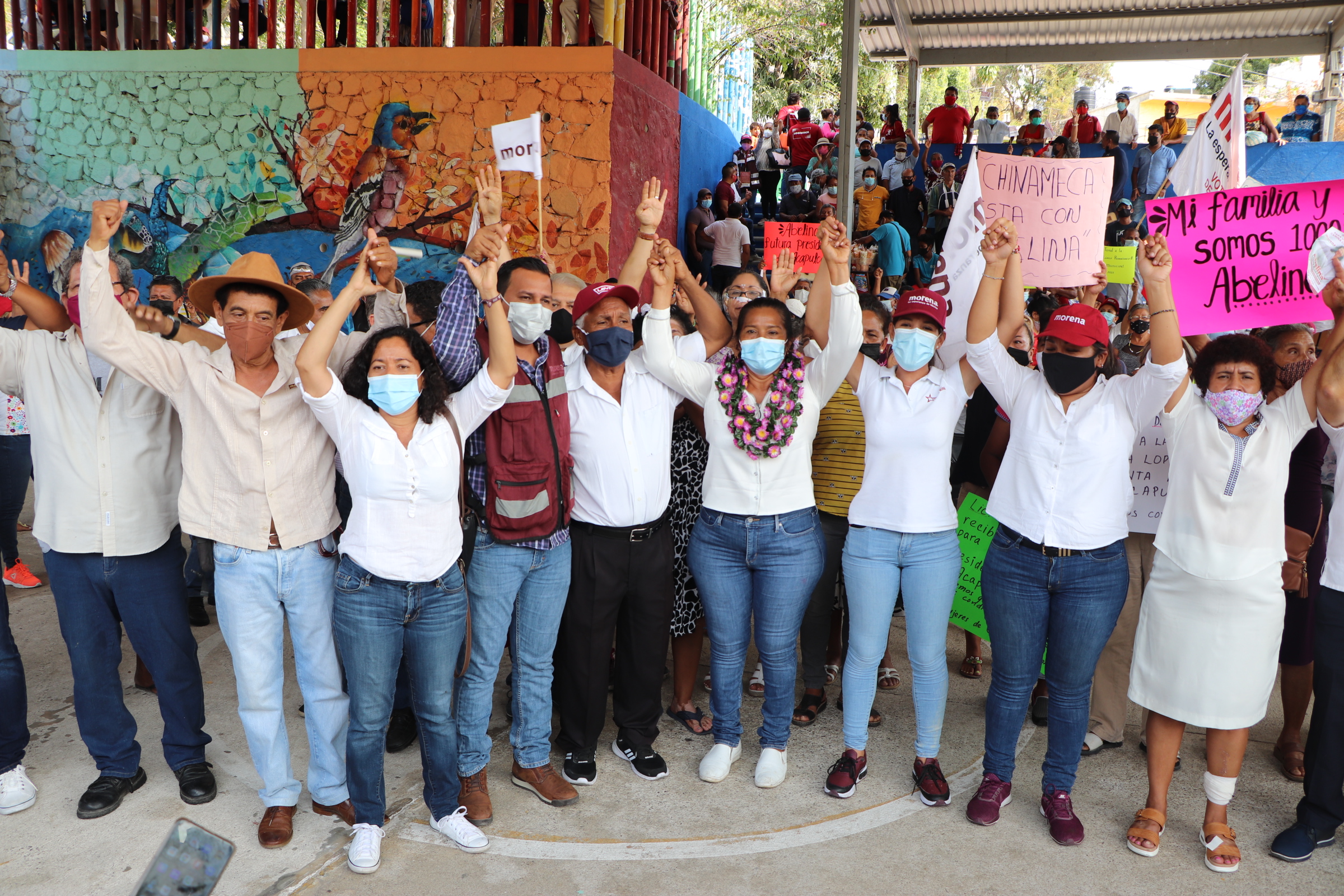 Habitantes de Cumbres de Figueroa, respaldan y reconocen trayectoria de Abelina López Rodríguez
