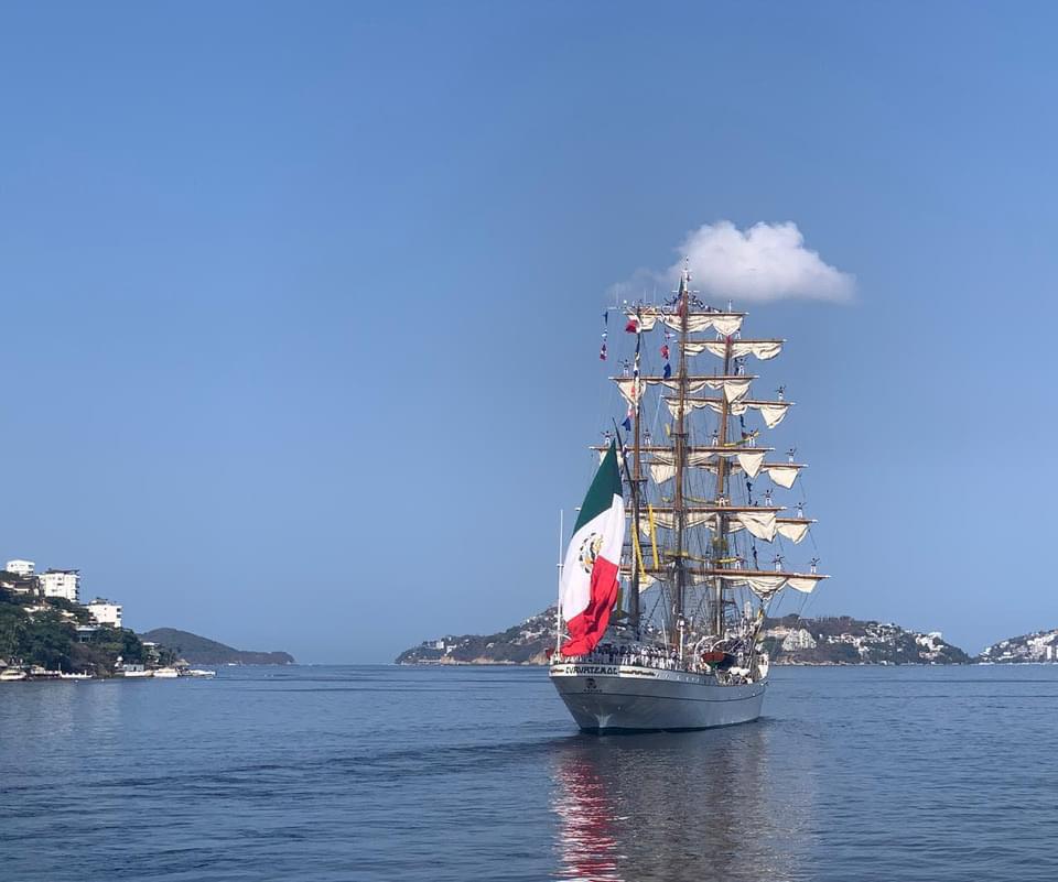 Zarpa Buque “Cuauhtémoc” de Acapulco