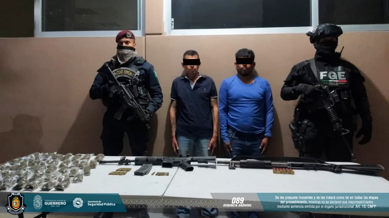 Aseguran Grupo “Jaguar”, Policía Estatal y la FGE a dos hombres con armamento y presunta droga en el municipio de Tepecoacuilco