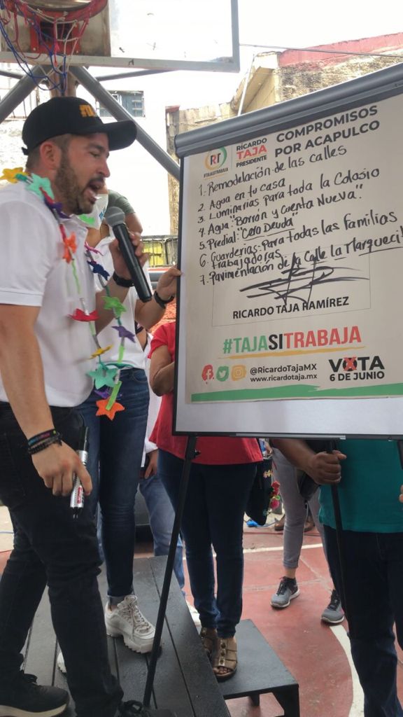 Ricardo Taja cerca de los acapulqueños; firma 40 compromisos en sólo 10 días