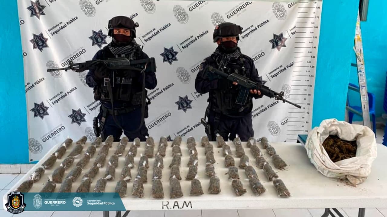 Asegura la Policía Estatal presunta droga en el municipio de Coyuca de Catalán, en la región de la Tierra Caliente