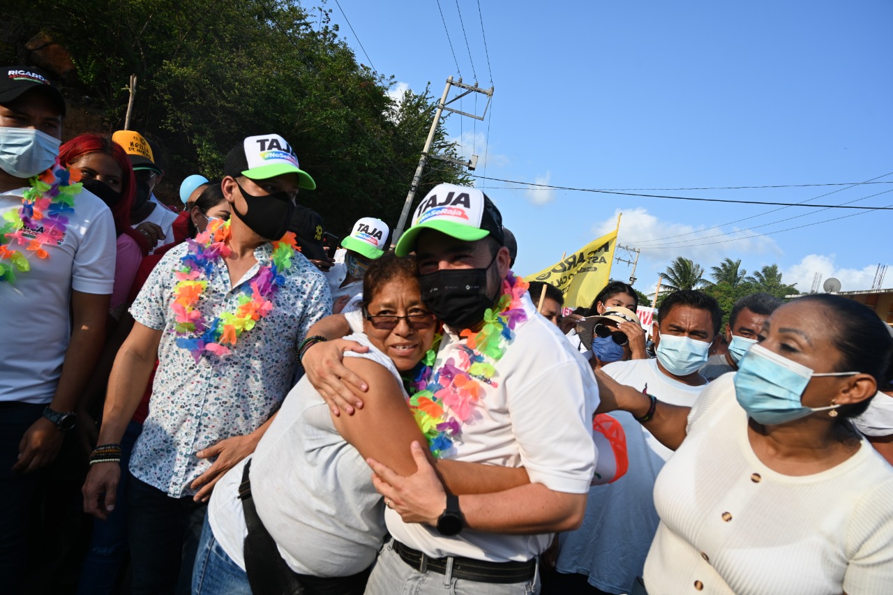 Serás presidente municipal de Acapulco, gritan marquesanos a Ricardo Taja