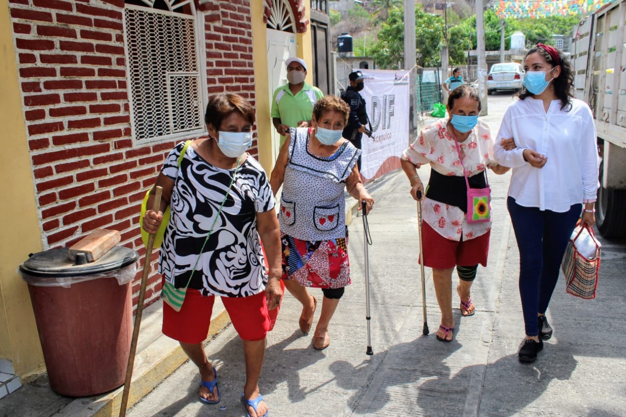 Reconocen porteños labor del DIF Acapulco