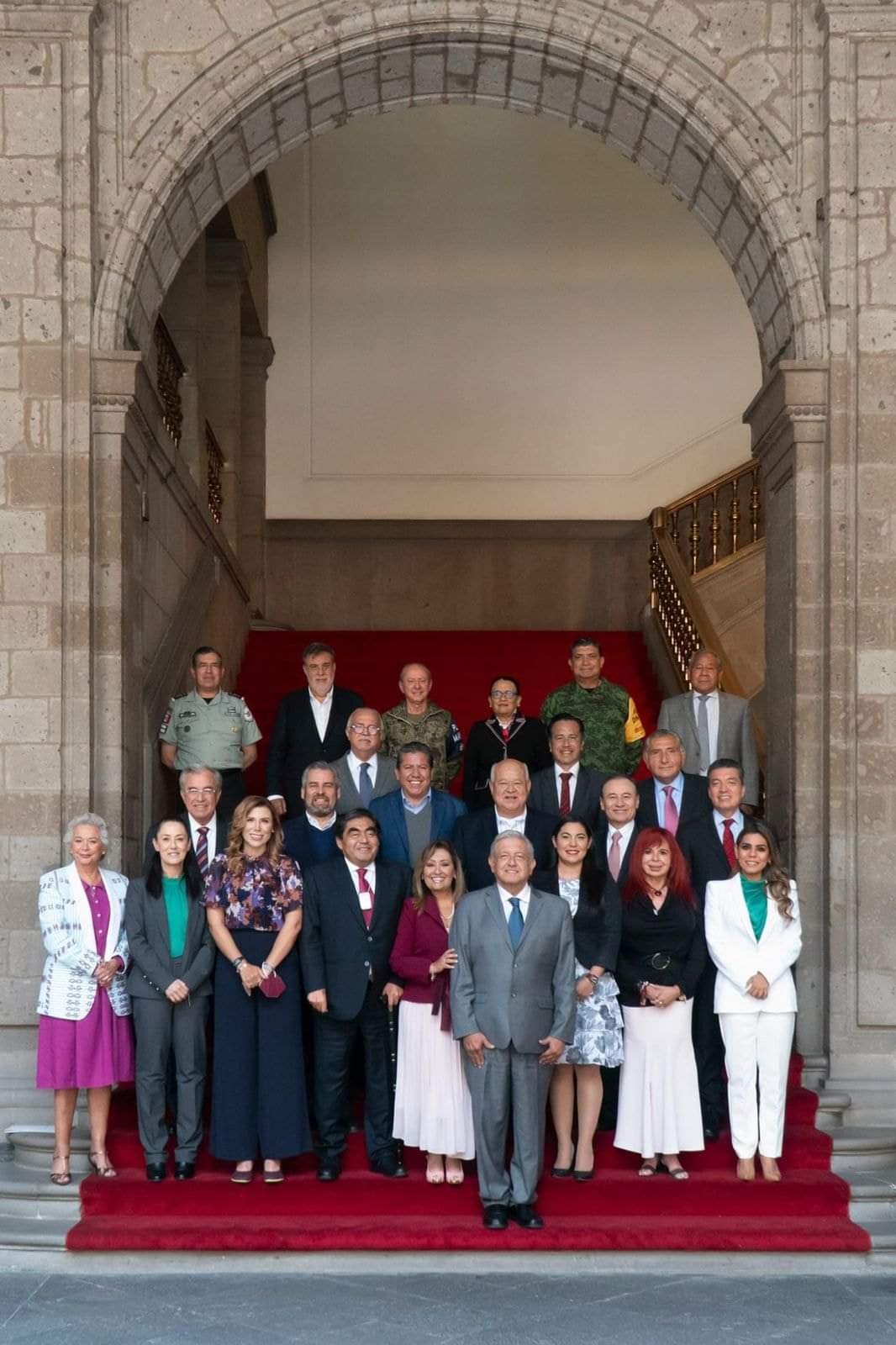 Gobernadora electa de Guerrero se reunió con AMLO y el gabinete de seguridad nacional Gobernadora electa de Guerrero se reunió con AMLO y el gabinete de seguridad nacional
