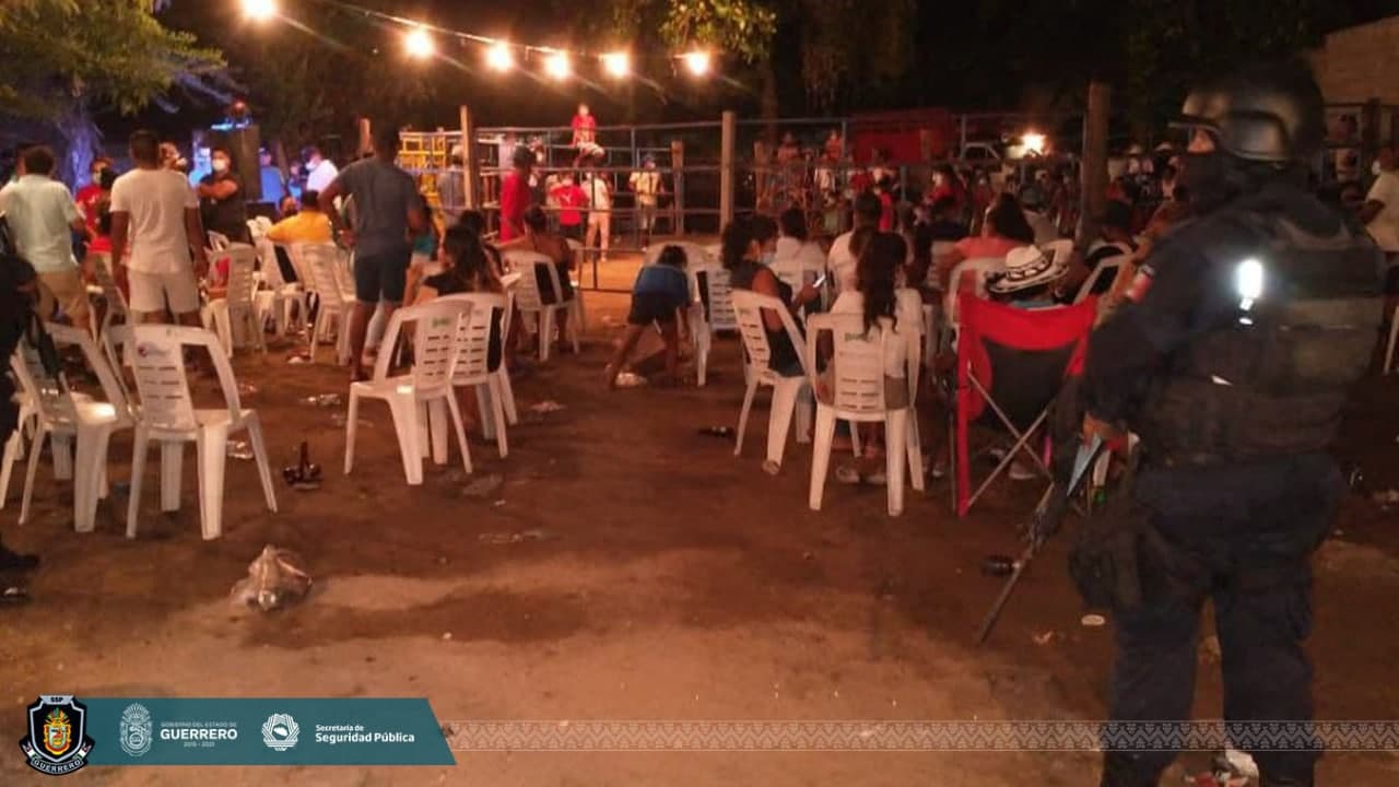 Dispersan autoridades a personas de un jaripeo en el municipio de Acapulco