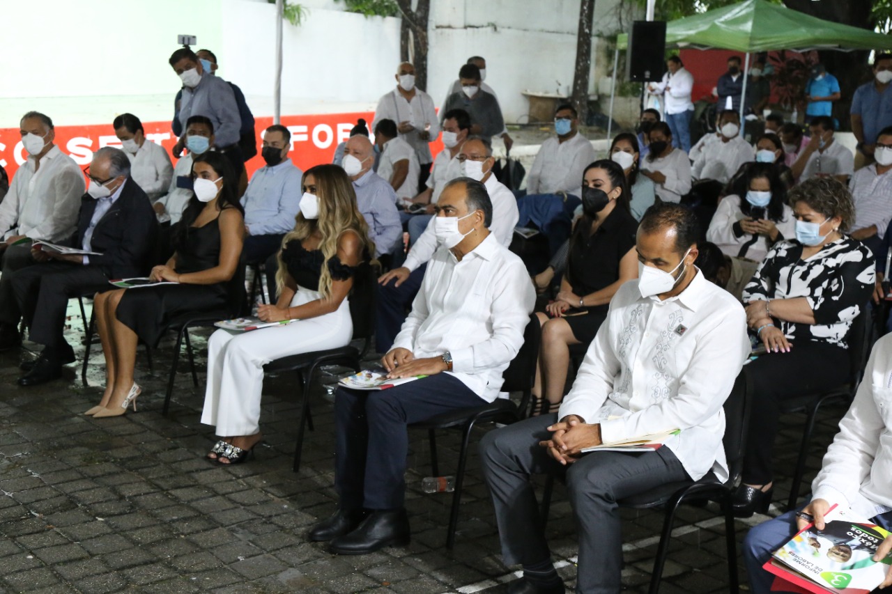 Gobernador Astudillo y priismo de Acapulco rinden homenaje a René Juárez Cisneros