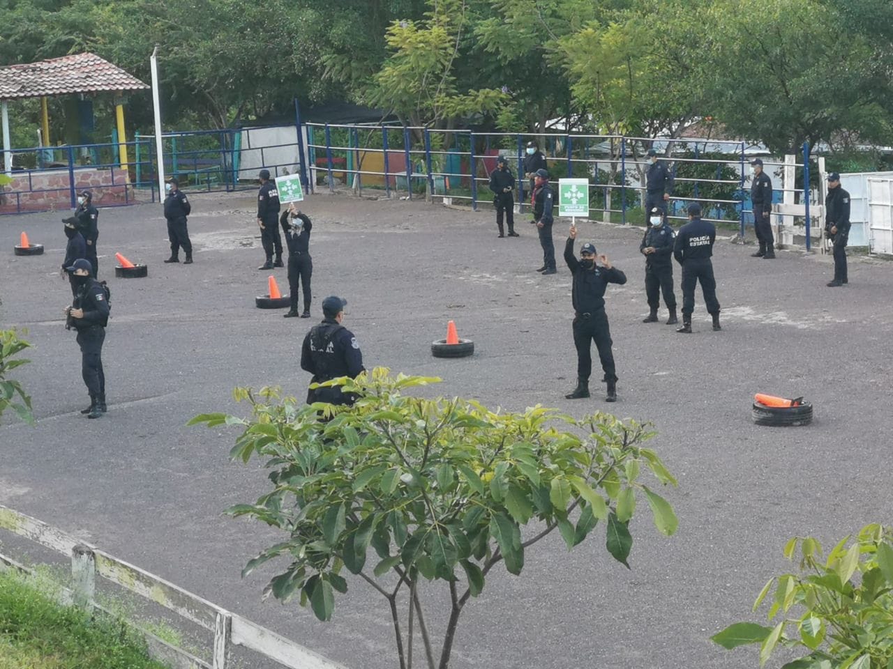 Participan en los cuarteles de la Policía estatal en el simulacro nacional 2021