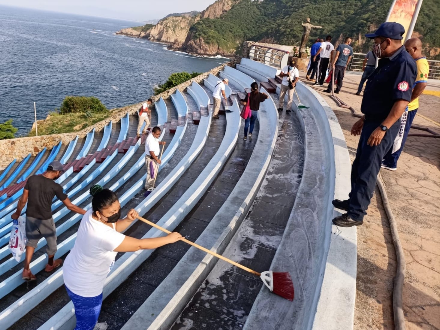 Intensifica Gobierno Municipal brigada de limpieza en Sinfonía del Mar