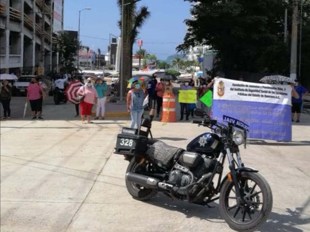 Policía Vial desplegó operativo ante bloqueos ciudadanos en Acapulco