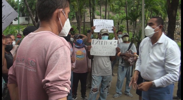 Atiende gobierno municipal a trabajadores de Servicios Públicos