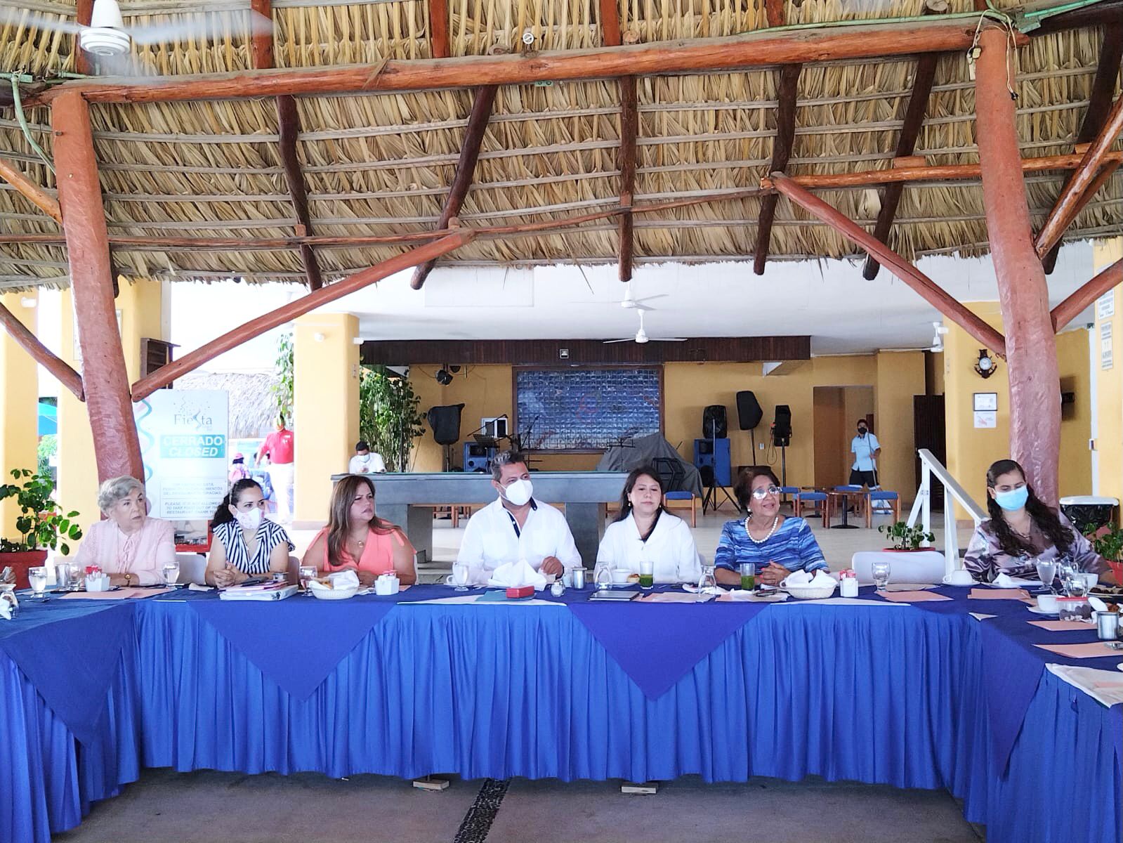 Trabajo en armonía por el desarrollo turístico de Guerrero, acuerda SECTUR con empresarias de Acapulco