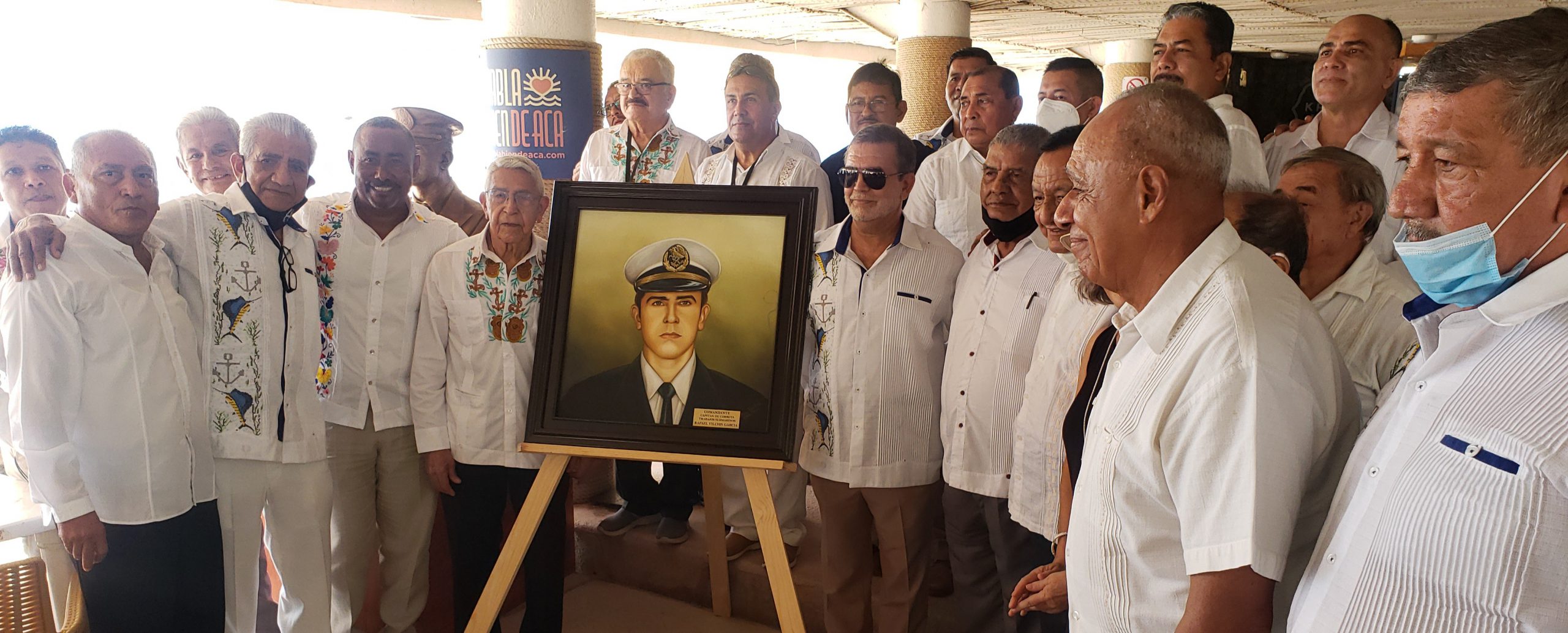 Buzos de la Marina realizan homenaje a fundador de la mejor escuela en Latinoamérica