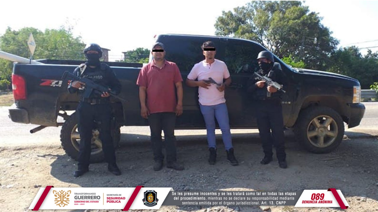 Detiene la Policía Estatal a dos personas en el municipio de Tecpan de Galeana