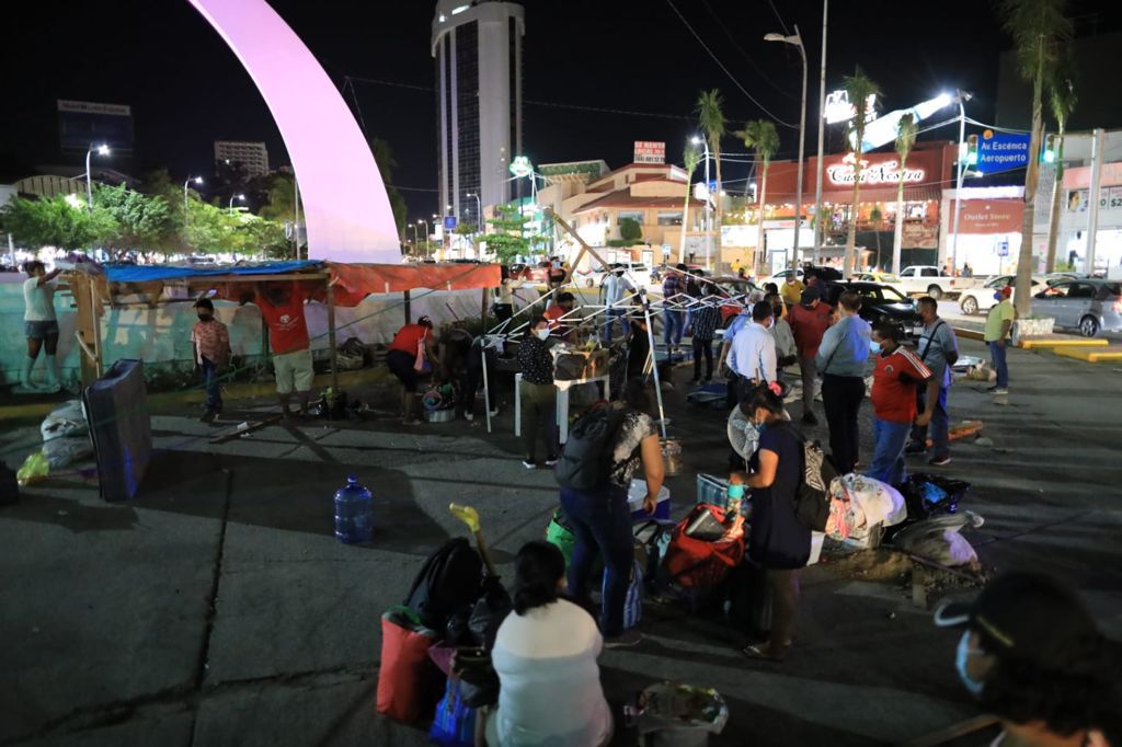 Después de tres meses jóvenes liberan la Diana Cazadora en la Costera de Acapulco