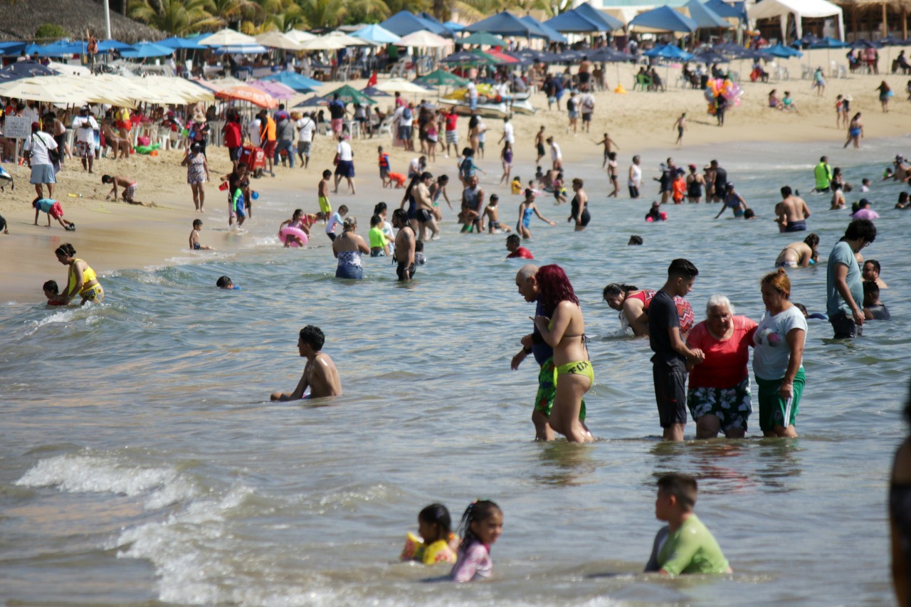 Acapulco, con buena afluencia turística este viernes