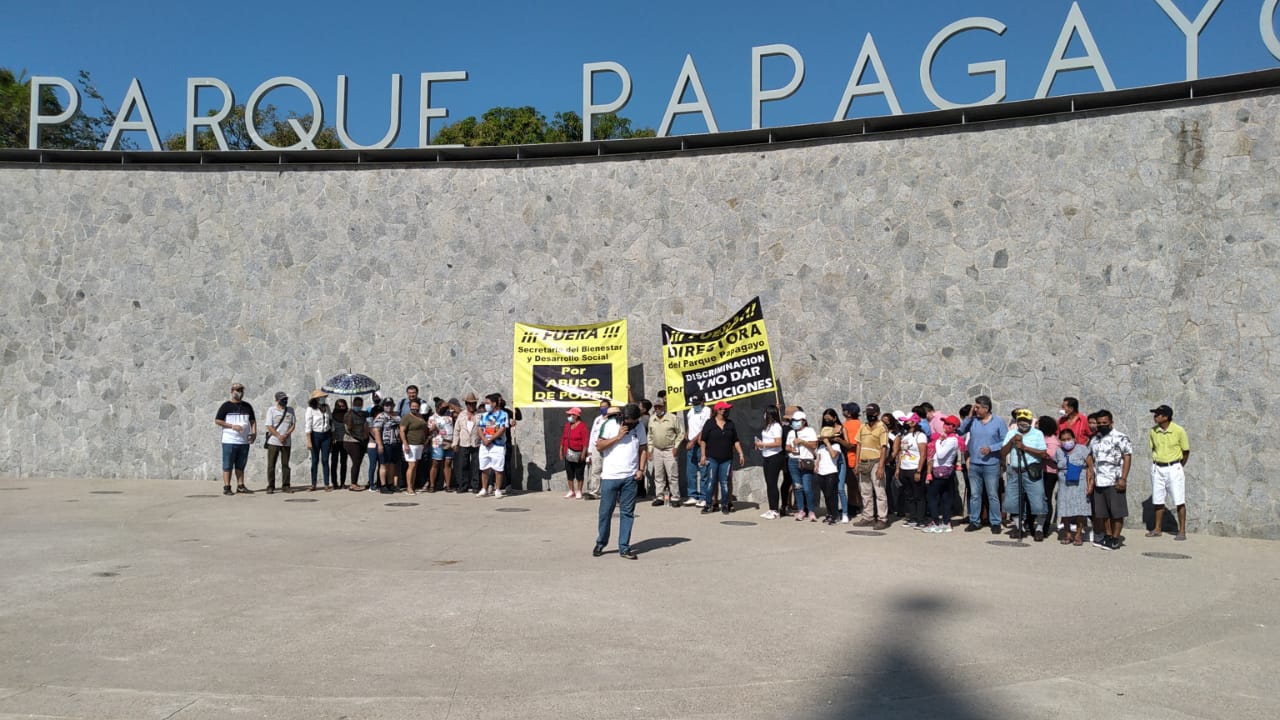 Concesionarios del parque Papagayo protestan por destitución de titular de Bienestar en Guerrero