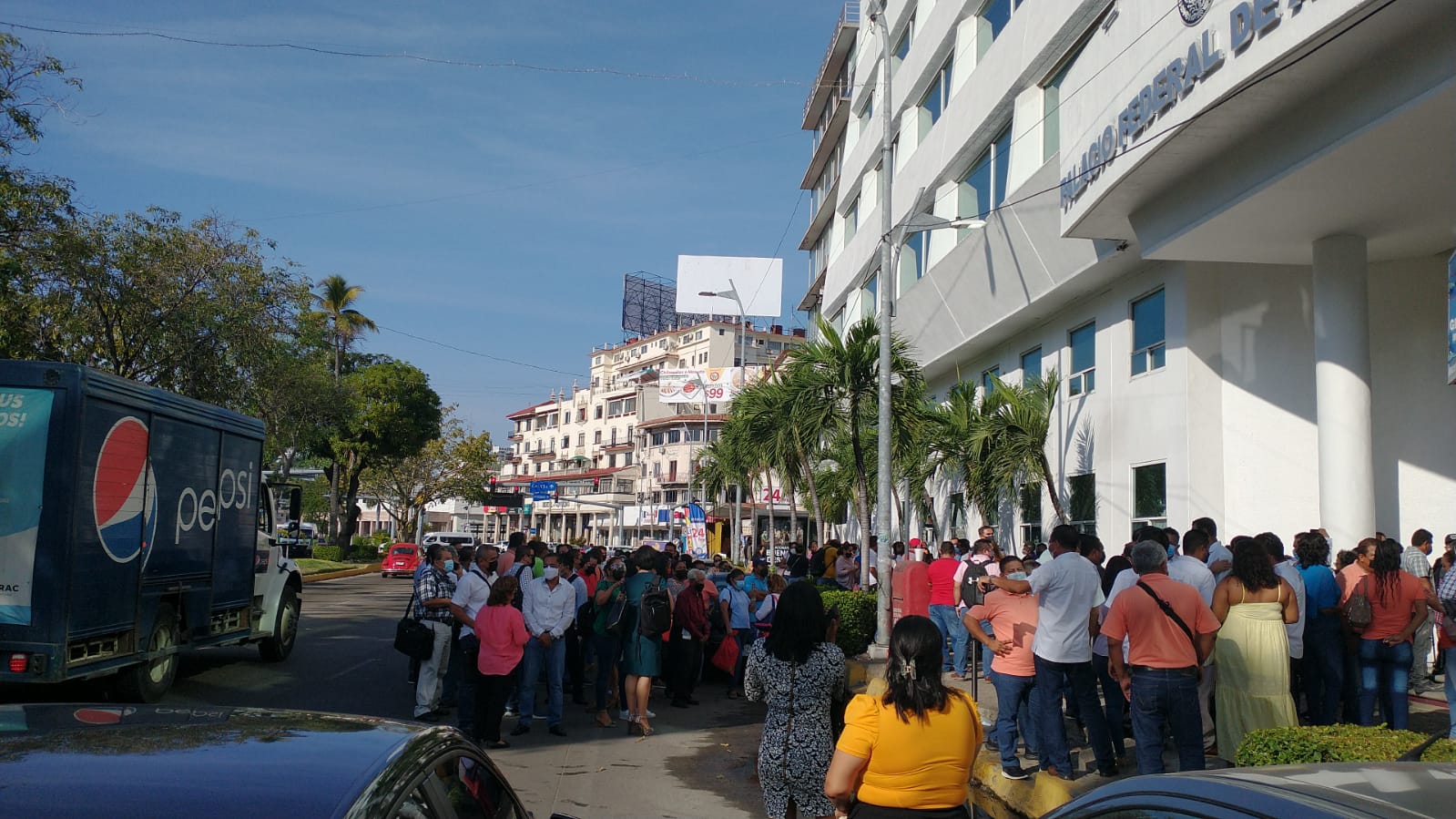 Sindicalizados exigen la salida de directora de ingresos del ayuntamiento de Acapulco