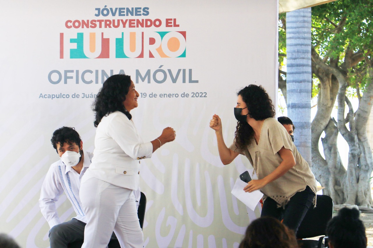 Atestigua Abelina López arranque de oficinas móviles del programa “Jóvenes Construyendo el Futuro”