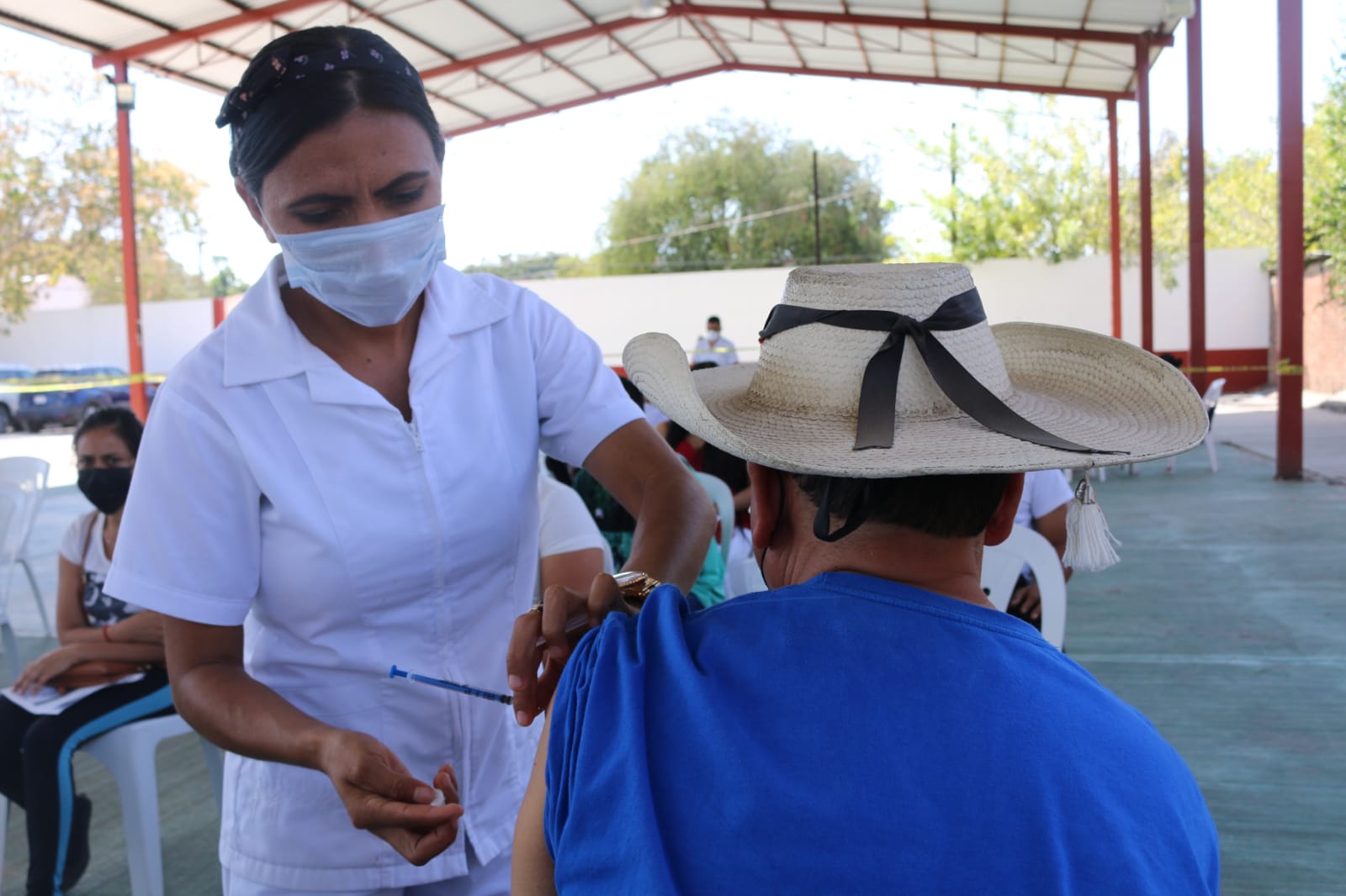 Delegado federal de Bienestar anuncia ampliación en la vacunación en  Zirándaro