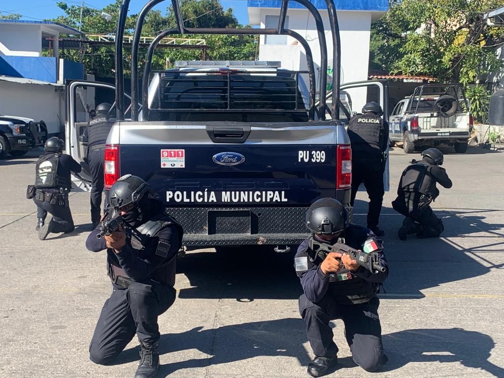 Elementos de la Policía Auxiliar reciben curso de Adiestramiento de Reacción Contra Emboscada