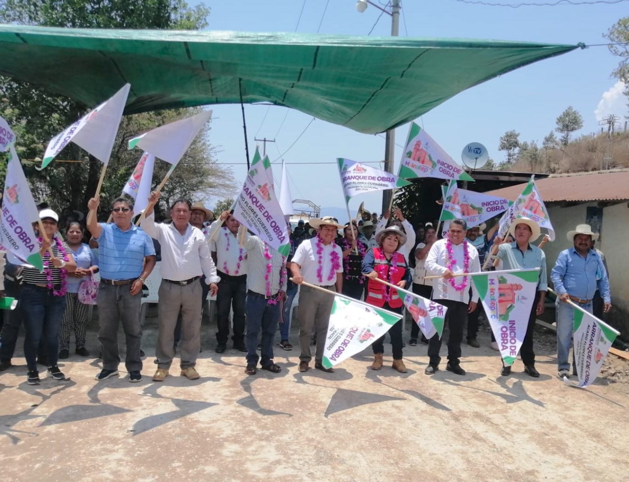 Inicia construcción de caminos artesanales en Malinaltepec, región de la Montaña