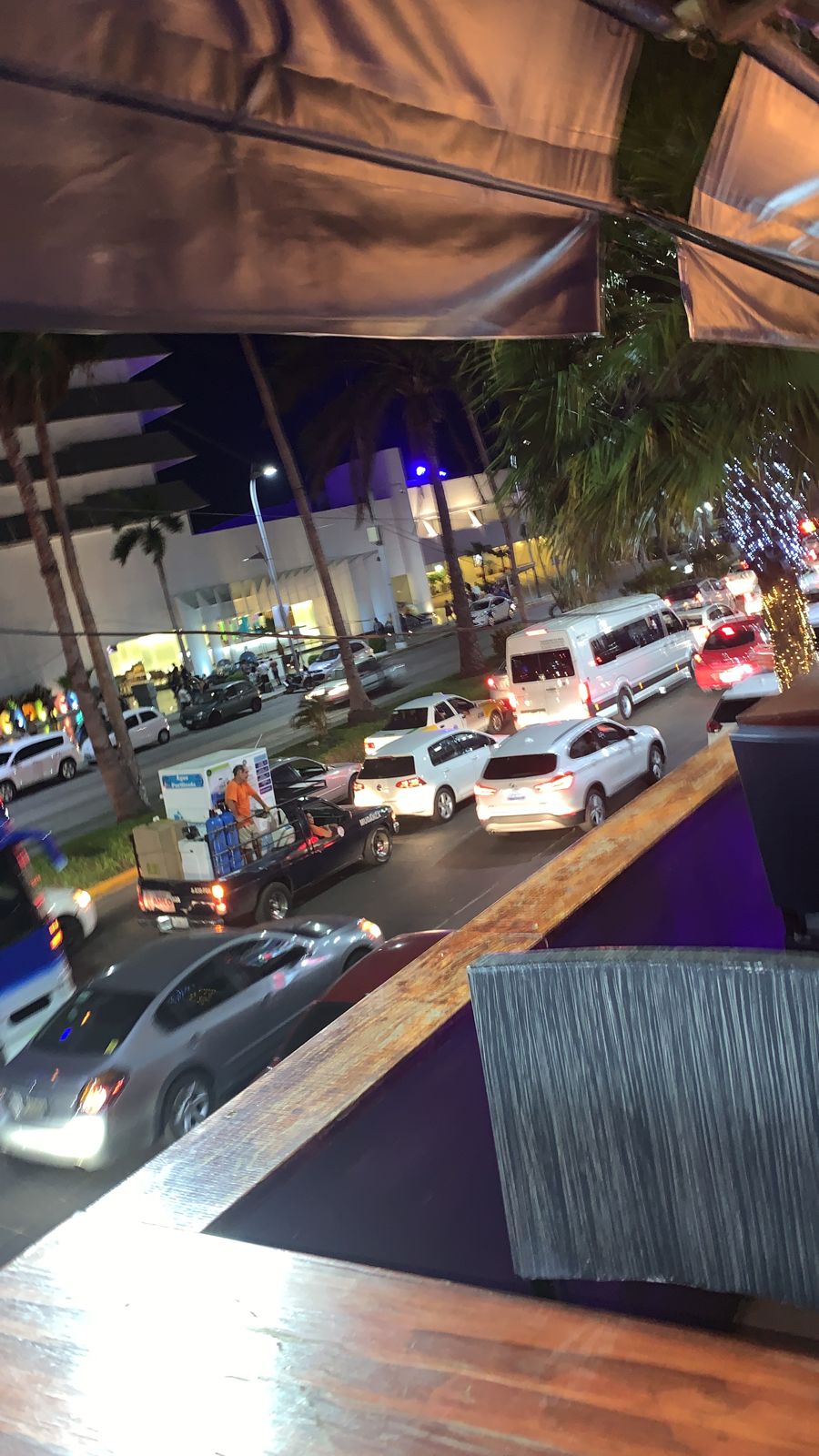 Liberan transportistas calles de Acapulco después de seis horas