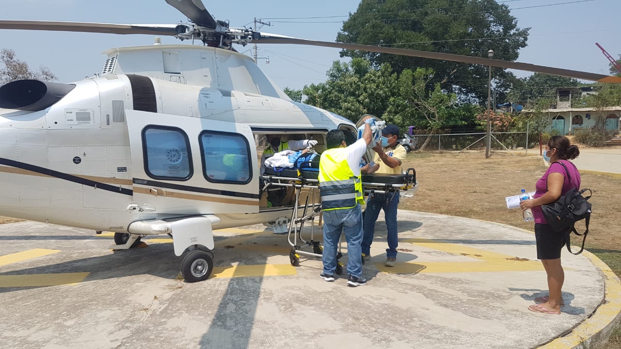 Realiza la SSG traslado aéreo de una menor con dengue de Ometepec al puerto de Acapulco