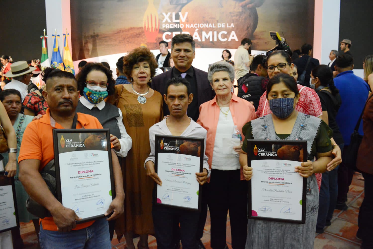 Artesanos de San Agustín Oapan, de Tepecuacuilco ganan en la edición 45 del Premio Nacional de la Cerámica