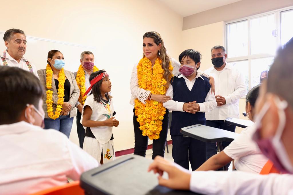 Inaugura Evelyn Salgado nuevo edificio en Escuela Primaria Bilingüe Indígena en Chilpancingo