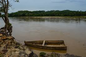 Buscan a campesino, desapareció al cruzar el río de Cuajiniculapa
