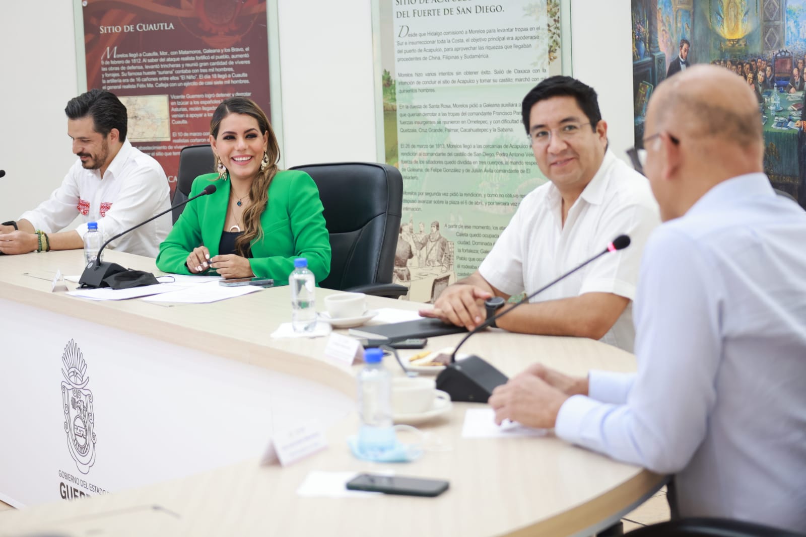 Revisan Gobernadora y Zoé Robledo Plan de Salud para el Bienestar en Guerrero