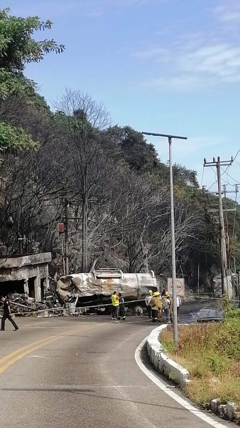 Se vigila cerro de la Escénica, tras explosión de pipa: SSPC