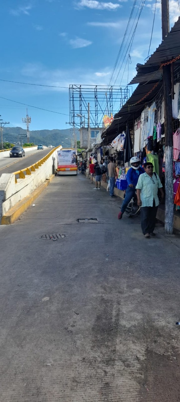 Se abre la circulación carriles laterales del paso elevado Constituyentes