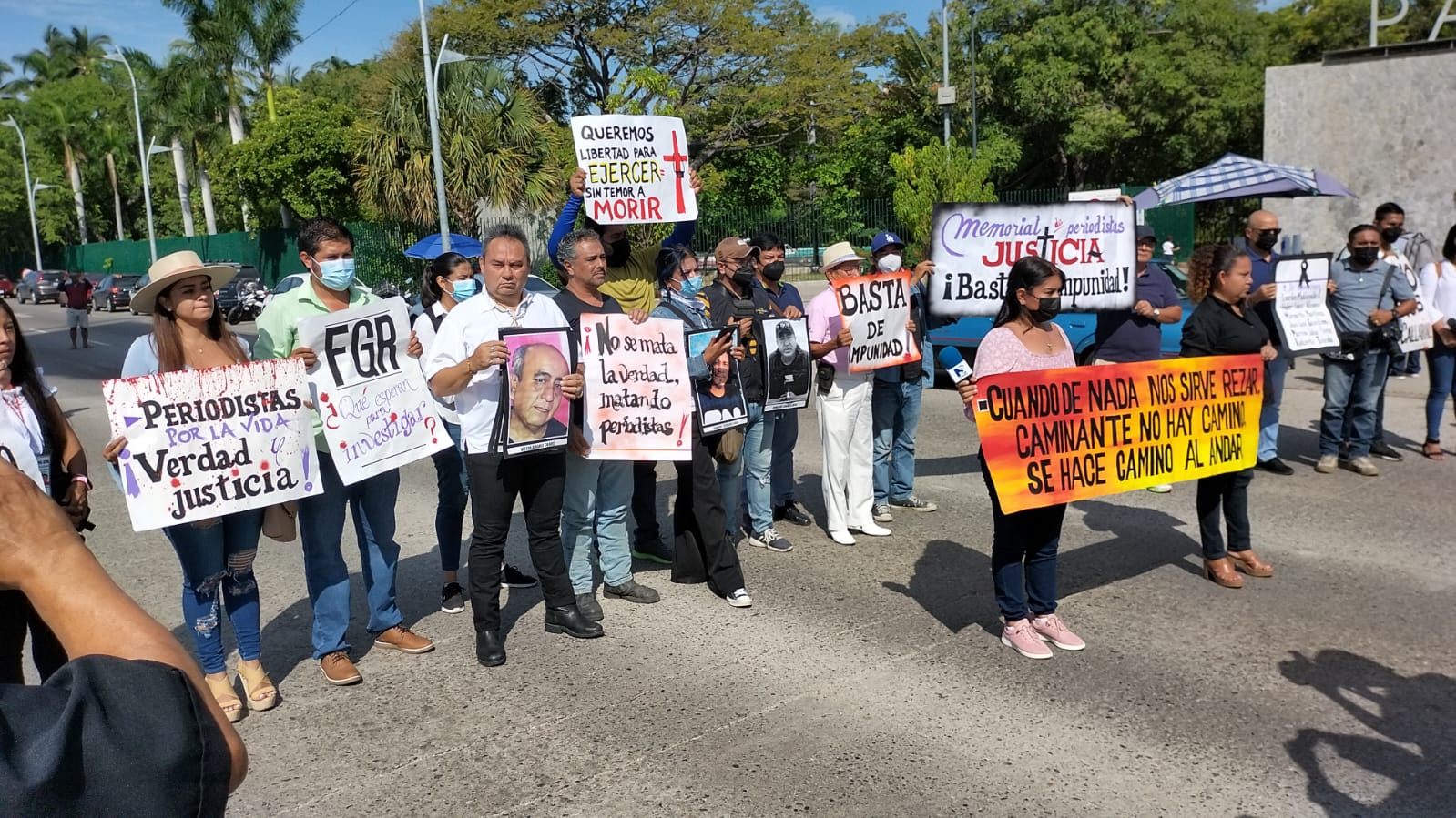 Protestan periodistas de Guerrero por asesinato de comunicador