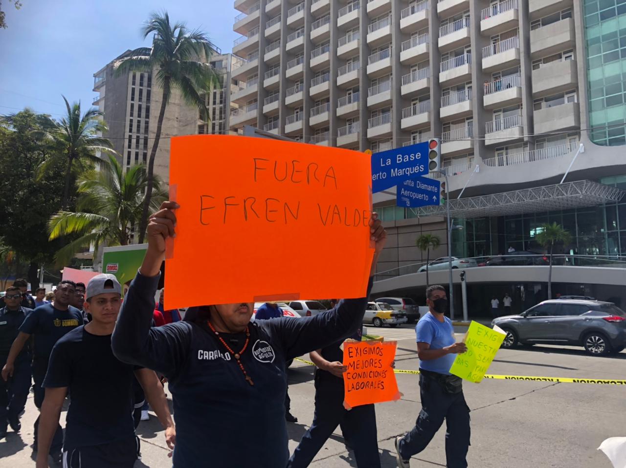 Paran labores  bomberos de Acapulco, exigen mejores condiciones laborales