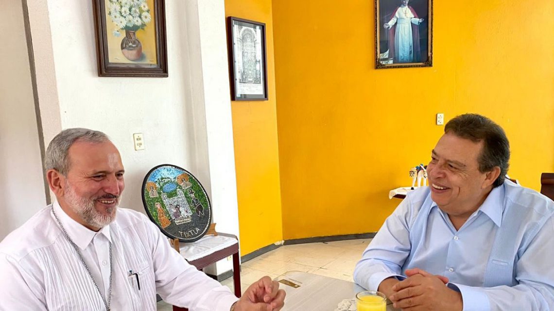 Se reunió en Chilpancingo el ex gobernador Ángel Aguirre con el obispo José de Jesús González Se reunió en Chilpancingo el ex gobernador Ángel Aguirre con el obispo José de Jesús González