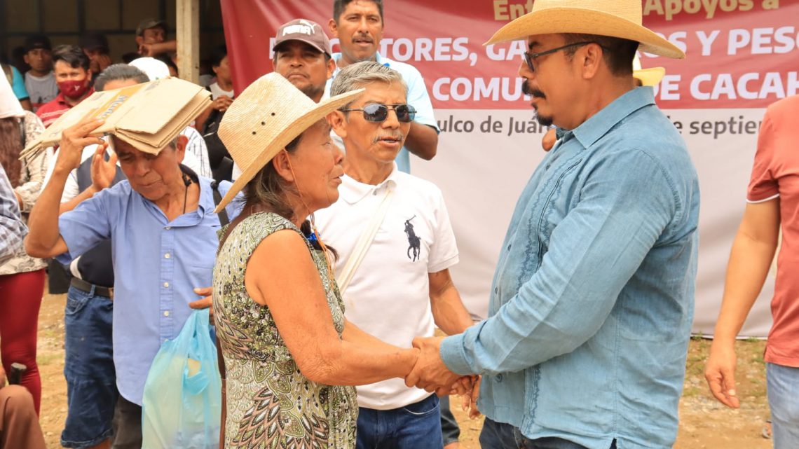 Entrega Sagadegro más de 5 mdp en apoyos de impulso al sector agropecuario en Cacahuatepec