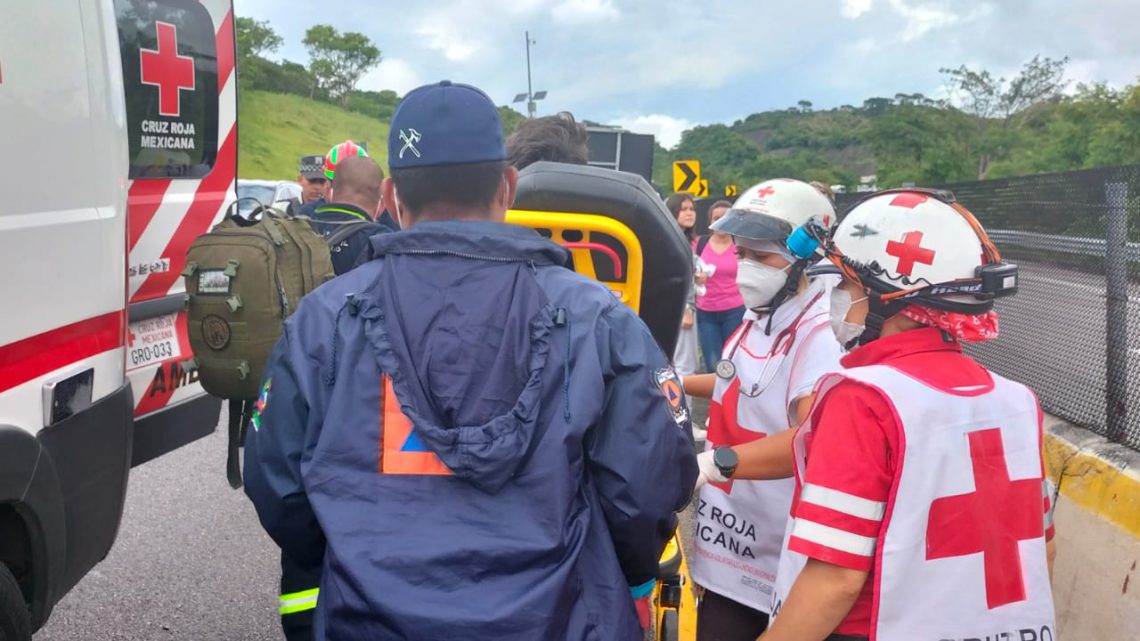 Libre paso en la Autopista del Sol a la altura de la caseta Palo Blanco tras accidente: PC Estatal Libre paso en la Autopista del Sol a la altura de la caseta Palo Blanco tras accidente: PC Estatal