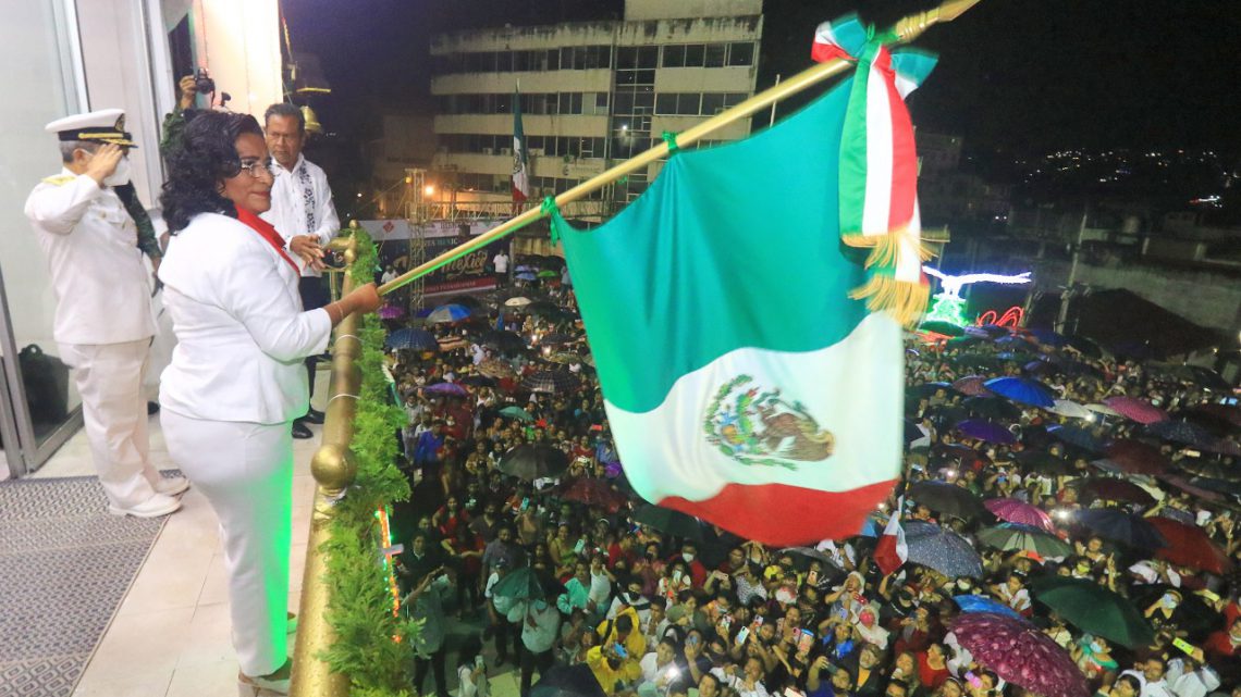 Encabeza Abelina López ceremonia del Grito de Independencia Encabeza Abelina López ceremonia del Grito de Independencia
