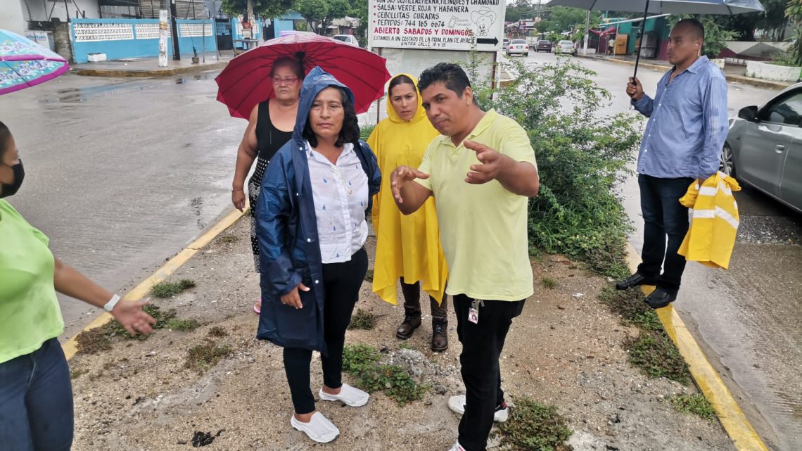Recorre Abelina López La Postal y Zapata, tras paso de “Lester” Recorre Abelina López La Postal y Zapata, tras paso de “Lester”