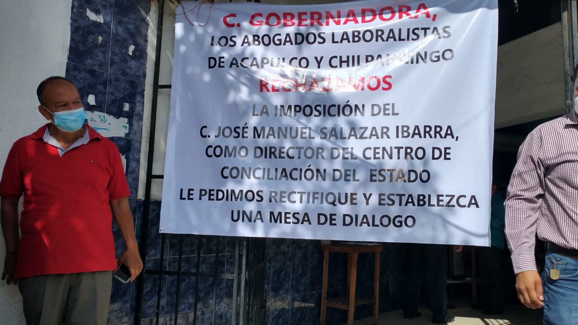 Abogados protestan por designación de director de la Junta en Guerrero