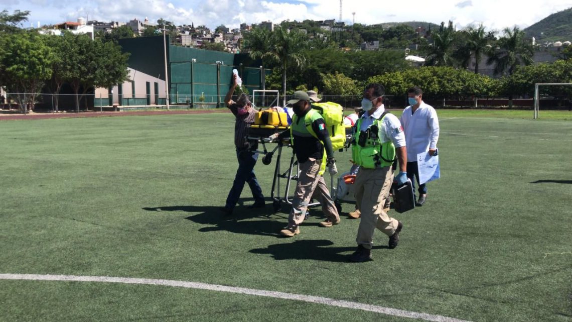 Trasladan a dos pacientes vía área de Tlapa de Comonfort a Acapulco