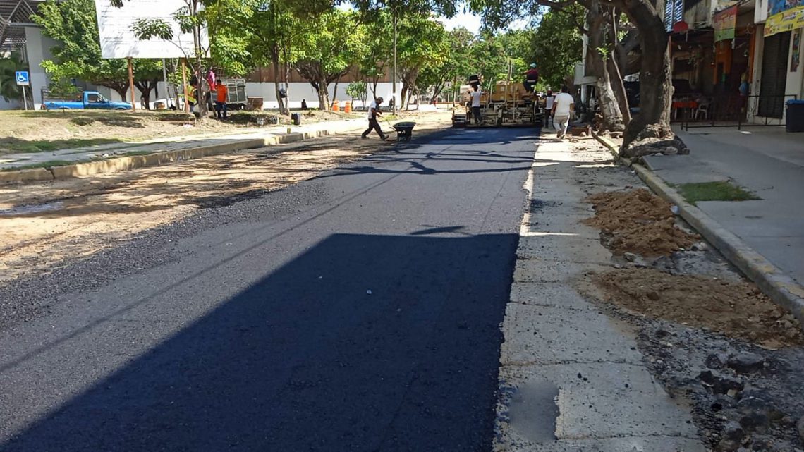 Redobla Maquinaria Pesada trabajos de Rehabilitación de vialidades