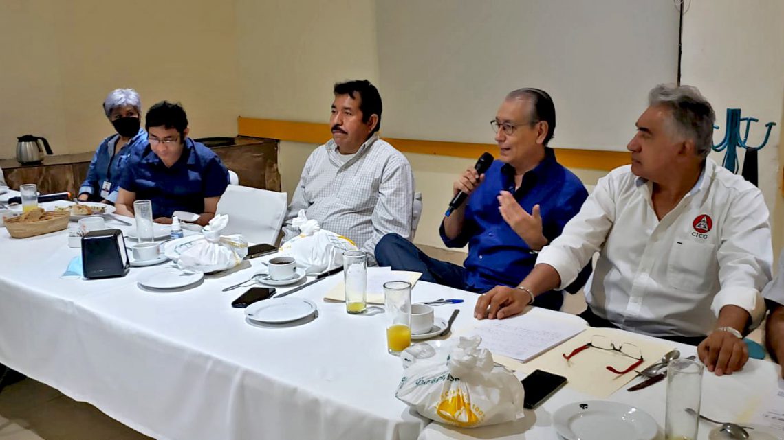 Se reúne director de Capama con ingenieros civiles de Guerrero en Acapulco Se reúne director de Capama con ingenieros civiles de Guerrero en Acapulco